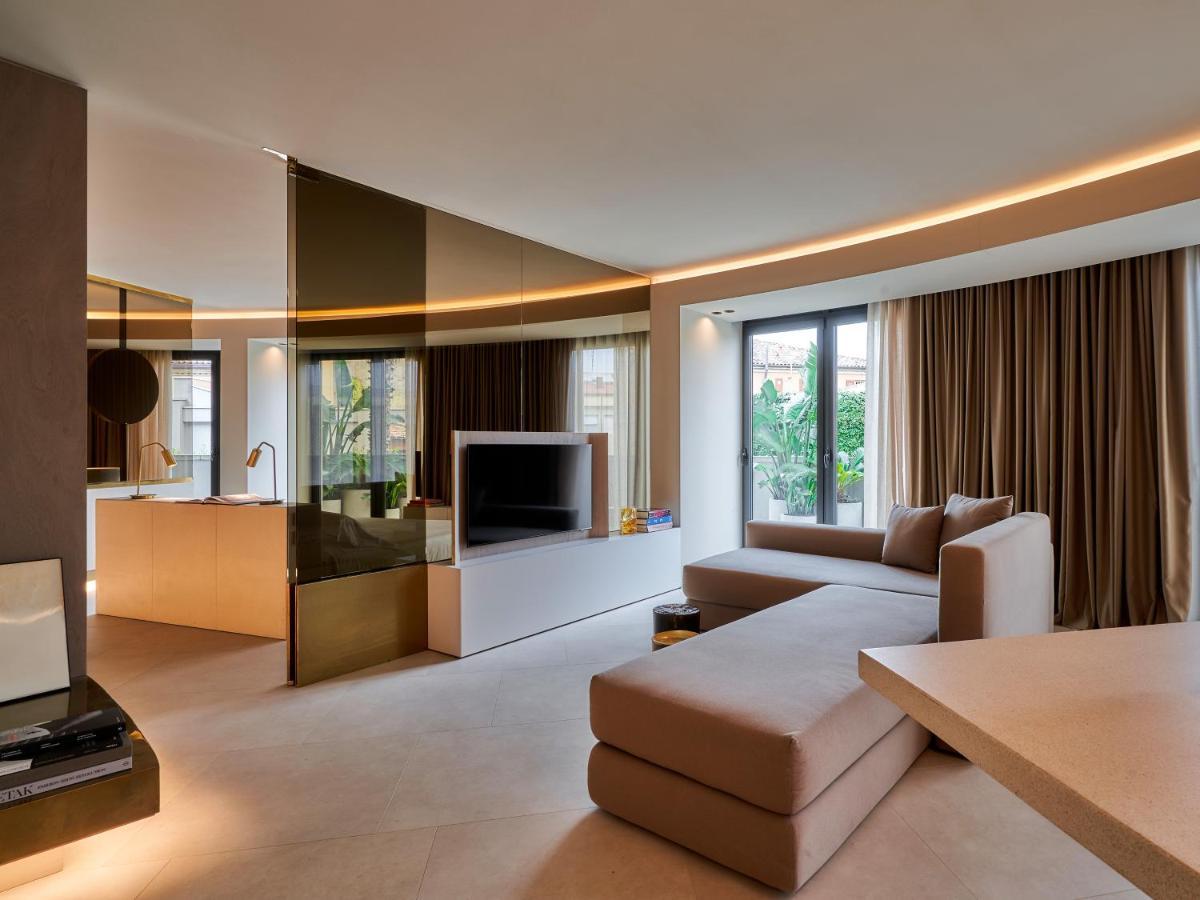 Le Residenze By Victoria Palace Каттолика Экстерьер фото