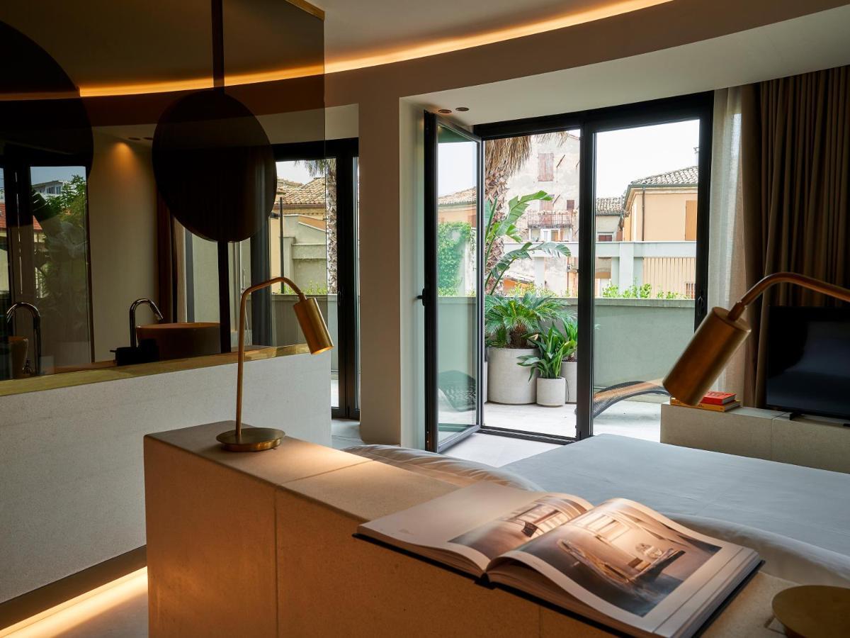 Le Residenze By Victoria Palace Каттолика Экстерьер фото